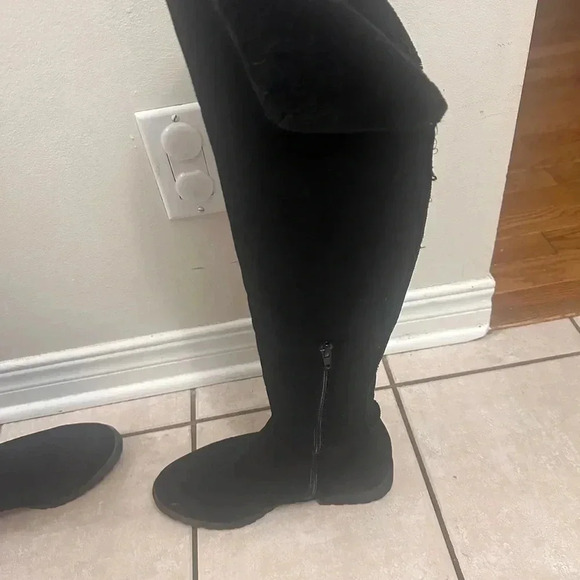 LA CHATEAU Knee high boots - Picture 2 of 6